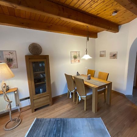 Ferienhaus Henny: 6 Geh-Minuten Vom Hafen. Privater Garten Jemgum Esterno foto