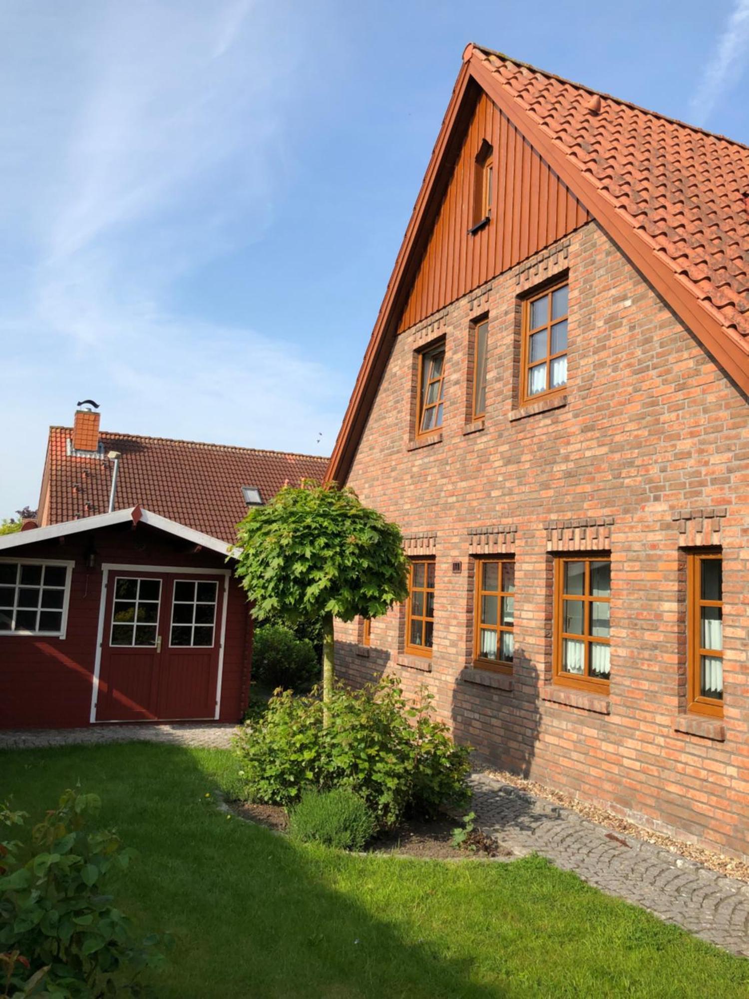 Ferienhaus Henny: 6 Geh-Minuten Vom Hafen. Privater Garten Jemgum Esterno foto